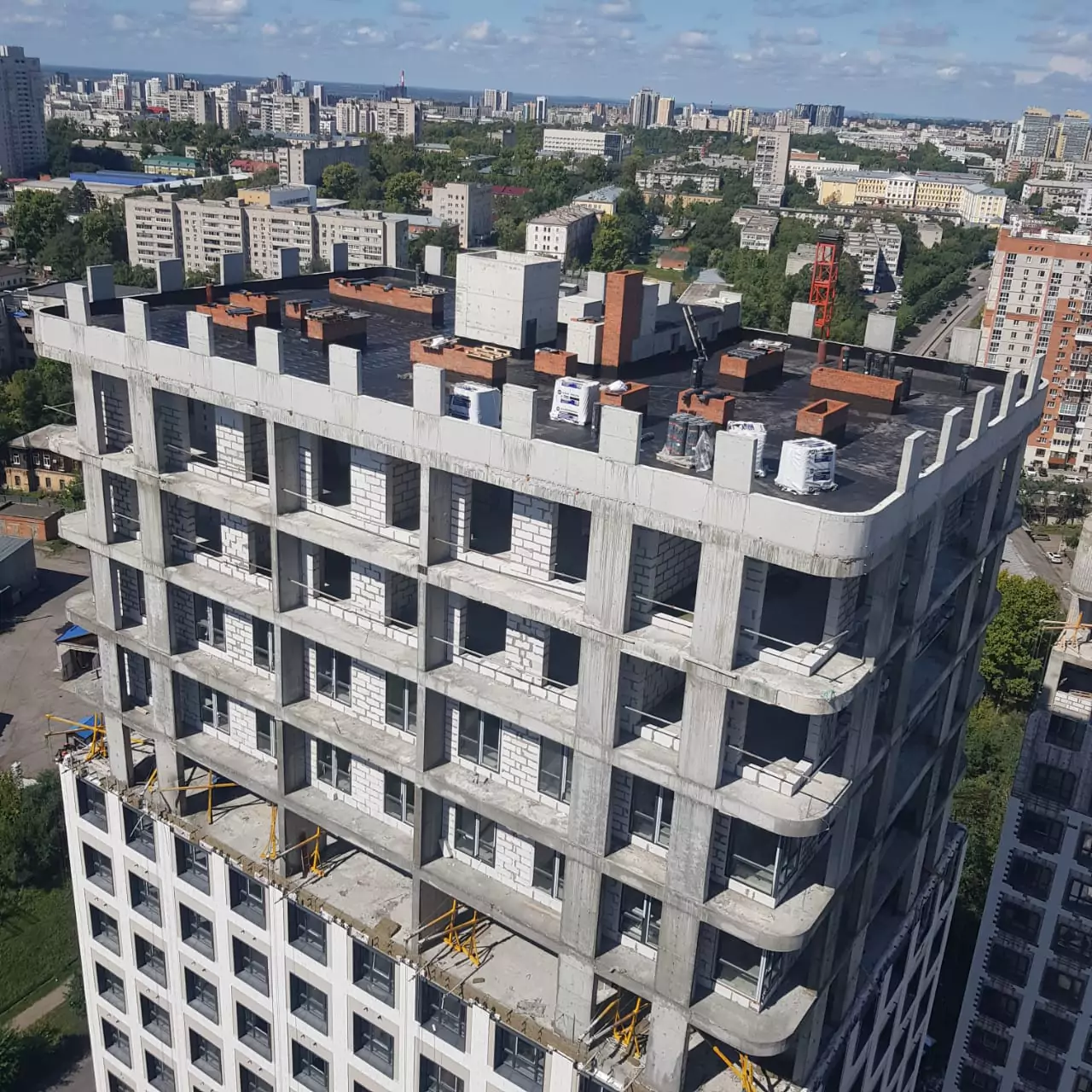 Август 2025 2