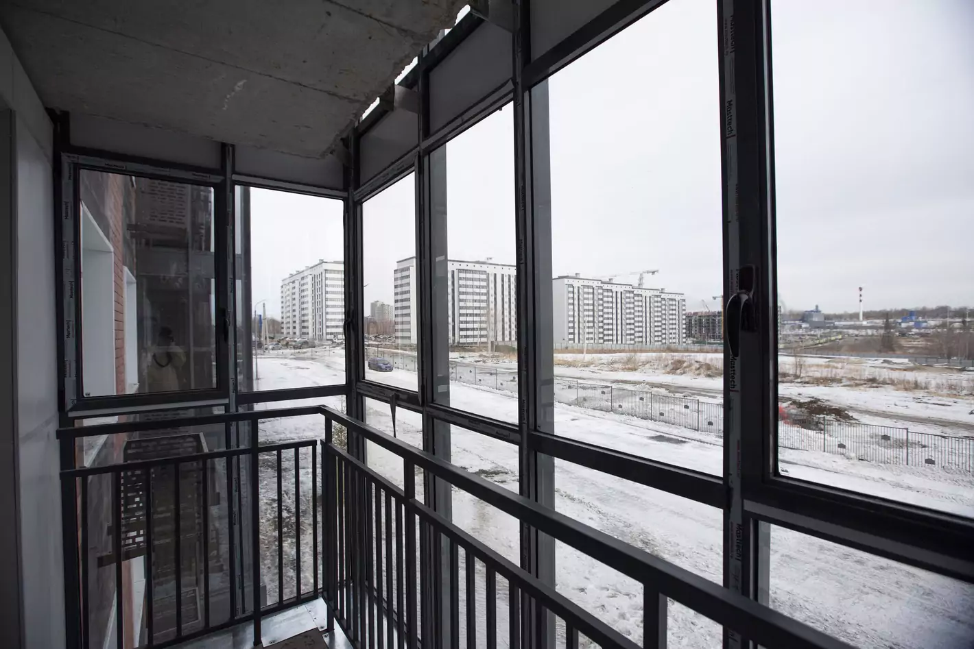 Первые ключи передали собственникам квартир последней очереди жилого комплекса «Начало»