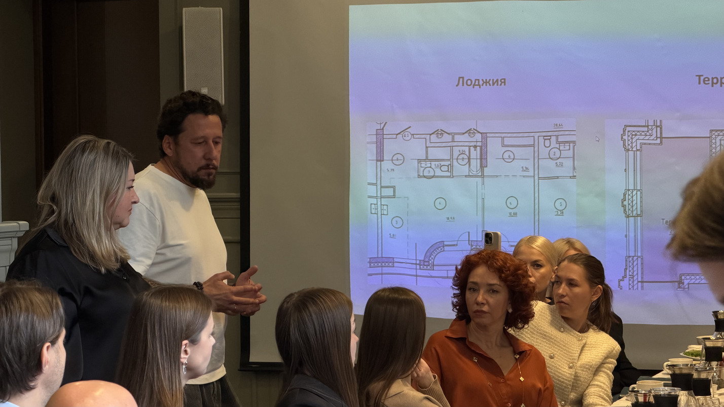 Лекцию в формате бизнес-завтрака провели представители стройблока UNIKEY